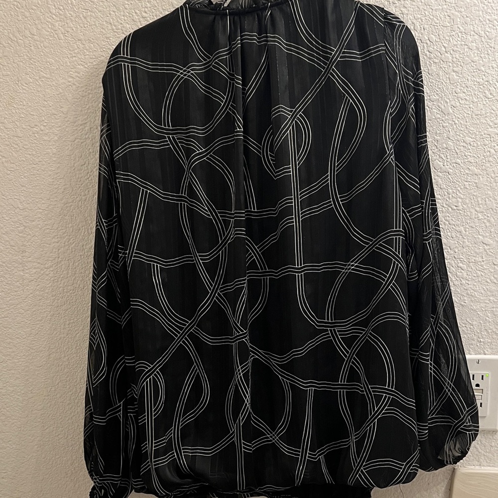 Chic Black and white design Women's Blouse - Picture 7 of 7